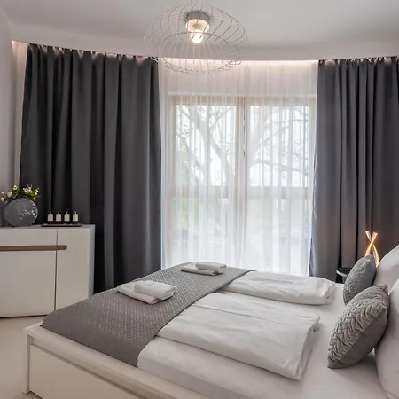 Lejlighed Geraeumiges Und Luxurioeses Tower 12 By Interhome