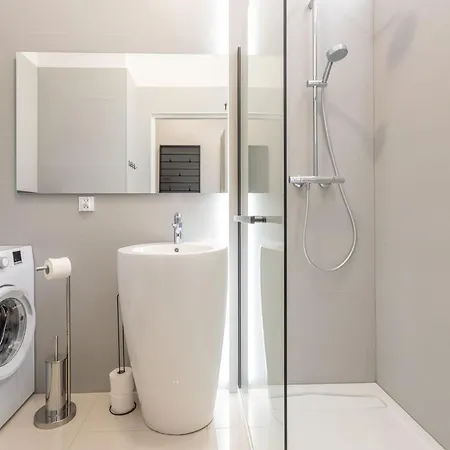 Lejlighed Geraeumiges Und Luxurioeses Tower 12 By Interhome *