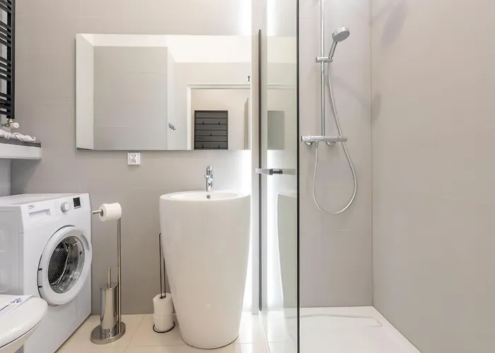 Lejlighed Geraeumiges Und Luxurioeses Tower 12 By Interhome *