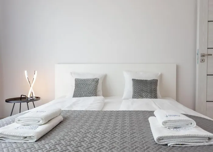 Lejlighed Geraeumiges Und Luxurioeses Tower 12 By Interhome *